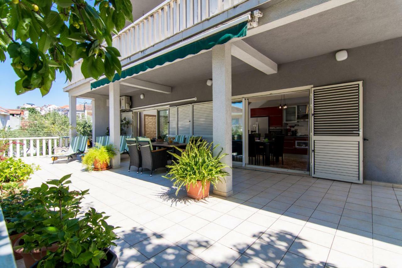Flora Apartment Trogir Exterior foto